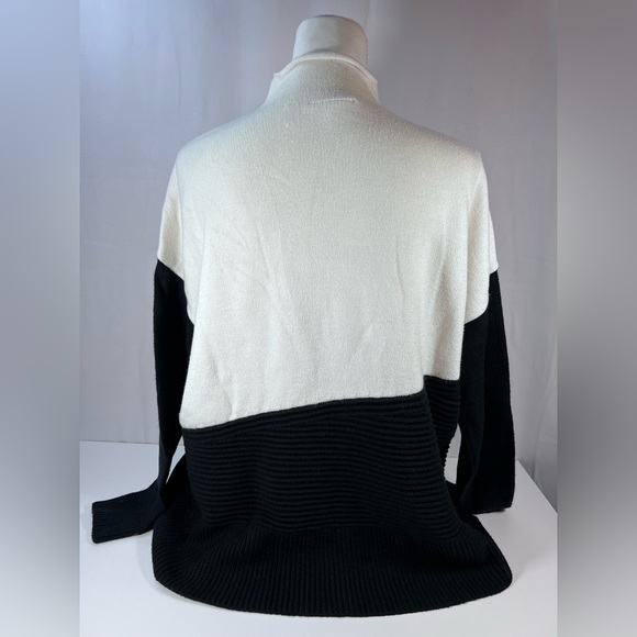 RAFAELLA Soft Viscose Mock Turtleneck Color Block Black White Sweater Women’s - Picture 4 of 12